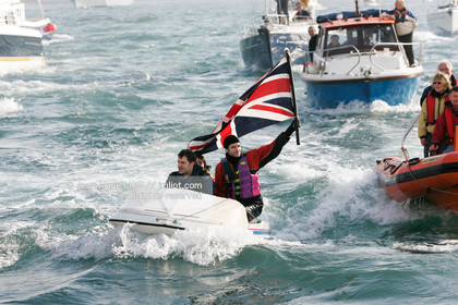 .   .Start Ellen MacArthur onboard maxi-trimaran B&Q Castorama, trying to beat Solo Handed Round the World record, in Falmouth (GB), on november 27, 2004, photo : Jean-Marie LIOT - www.jmliot.com