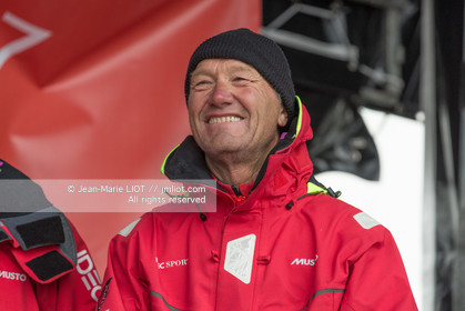 IDEC SPORT- ARRIVEE  RECORD TROPHEE JULES VERNE