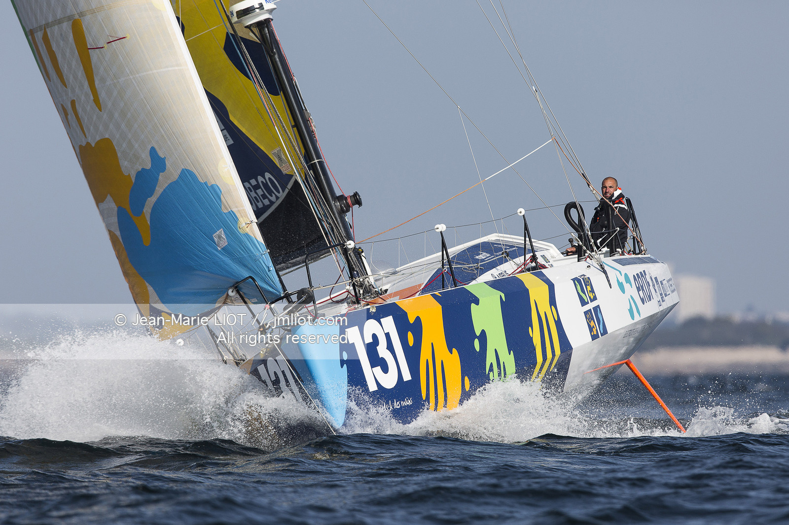 DES PIEDS ET DES MAINS - DAMIEN SEGUIN