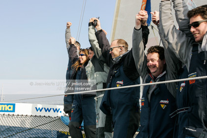 .   .Start Ellen MacArthur onboard maxi-trimaran B&Q Castorama, trying to beat Solo Handed Round the World record, in Falmouth (GB), on november 27, 2004, photo : Jean-Marie LIOT - www.jmliot.com