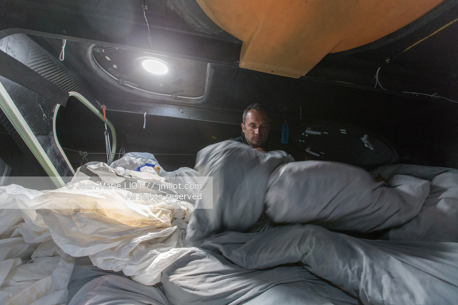 FABRICE AMEDEO - NEWREST MATMUT - VENDEE GLOBE 2016-2017