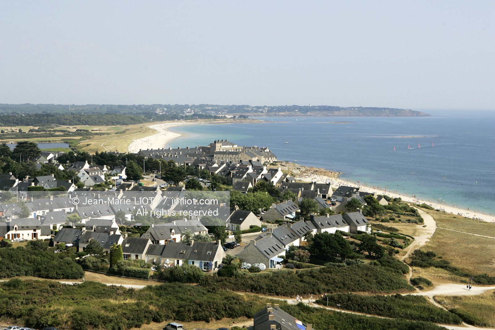 VUE AERIENNE DU GOLFE DU MORBIHAN.PHOTO © JEAN-MARIE LIOT.