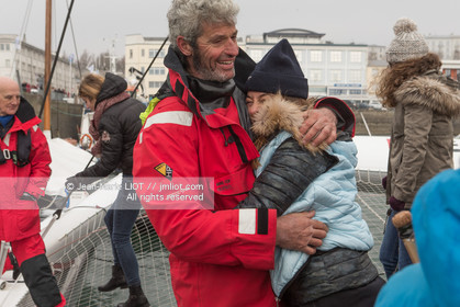 IDEC SPORT- ARRIVEE  RECORD TROPHEE JULES VERNE