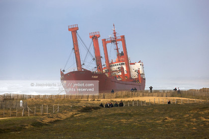 Erdeven, cargo échoué sur la plage