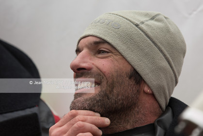 IDEC SPORT- ARRIVEE  RECORD TROPHEE JULES VERNE