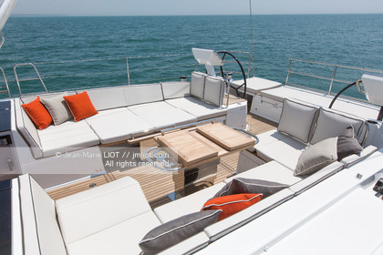 OCEANIS YACHT 62