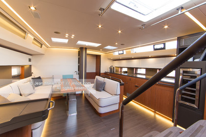 OCEANIS YACHT 62