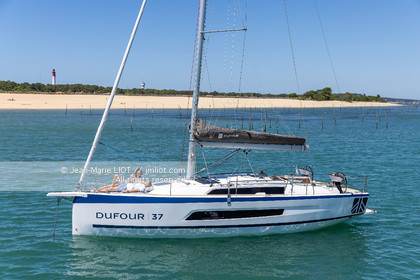DUFOUR YACHTS 2022 - DUFOUR 37