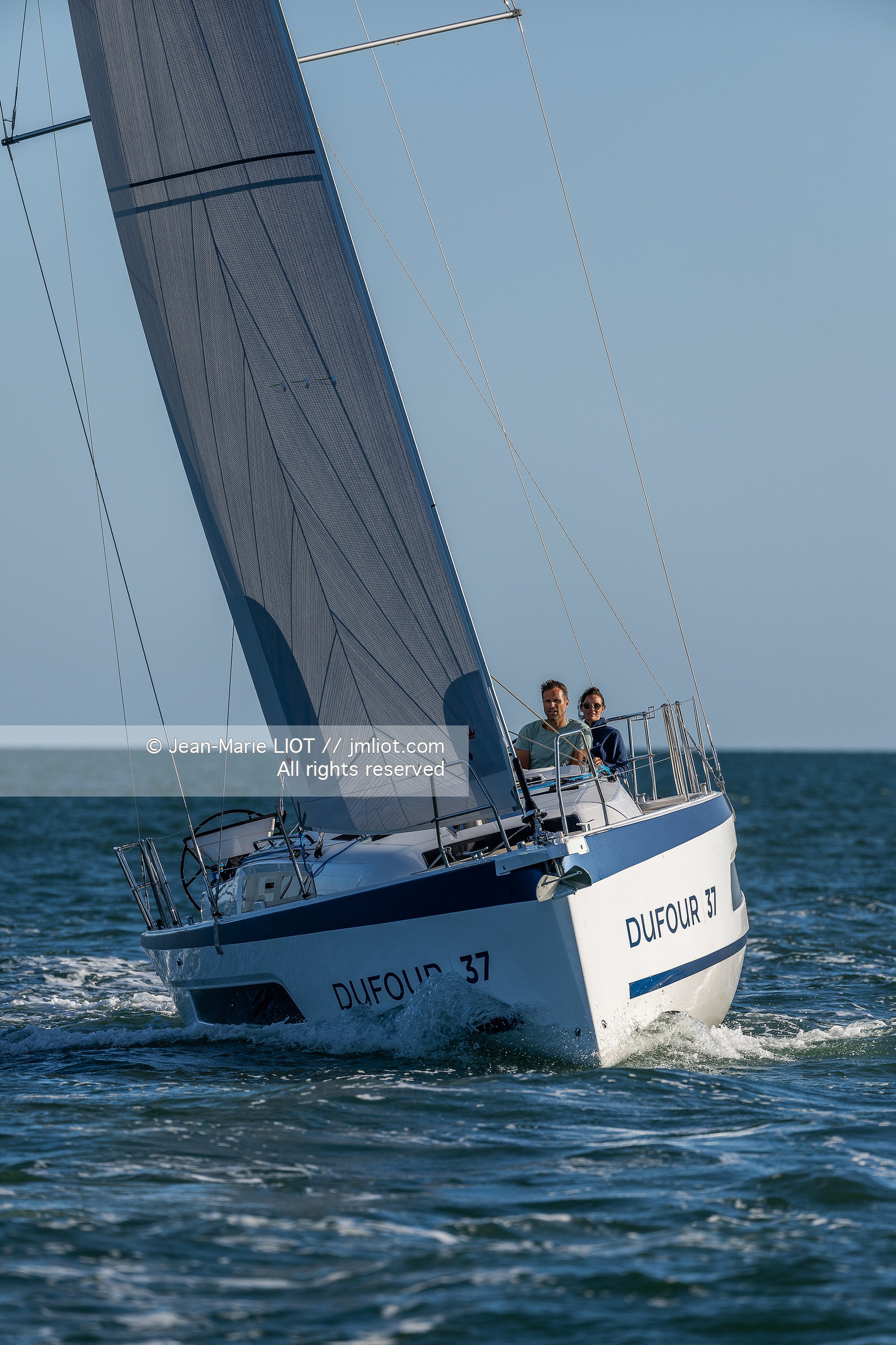 DUFOUR YACHTS 2022 - DUFOUR 37