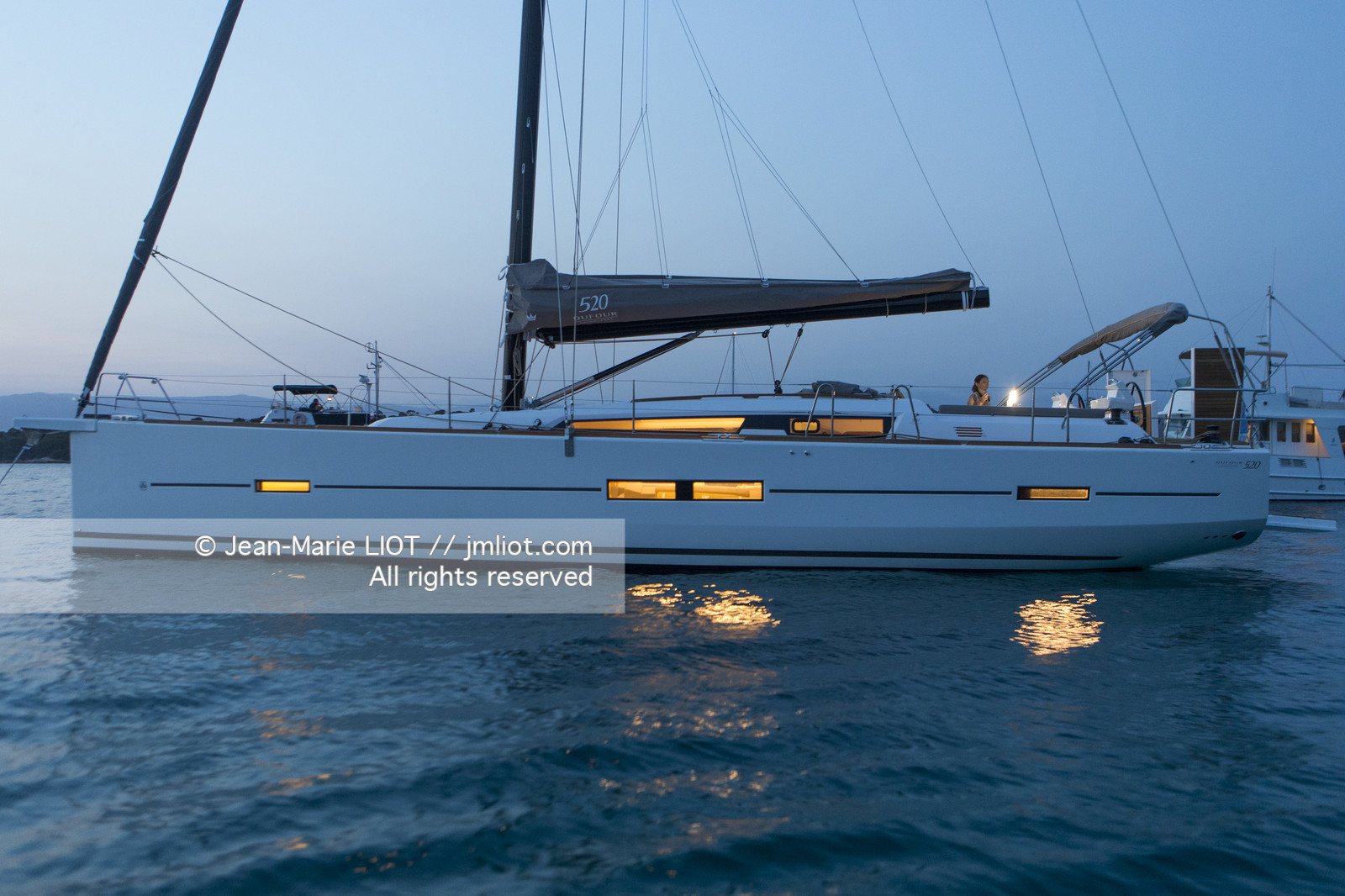 DUFOUR YACHTS 2017 - DUFOUR 520