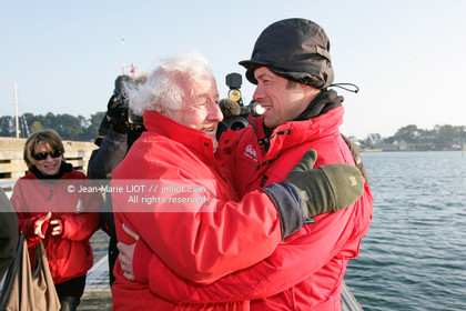 MAXI TRIMARAN SODEBO - THOMAS COVILLE - RECORD TOUR DU MONDE EN SOLITAIRE..