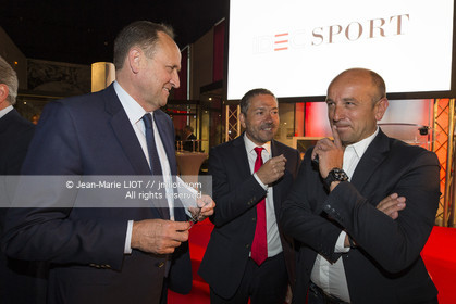 TROPHEE JULES VERNE - IDEC SPORT - REMISE DFU TROPHEE