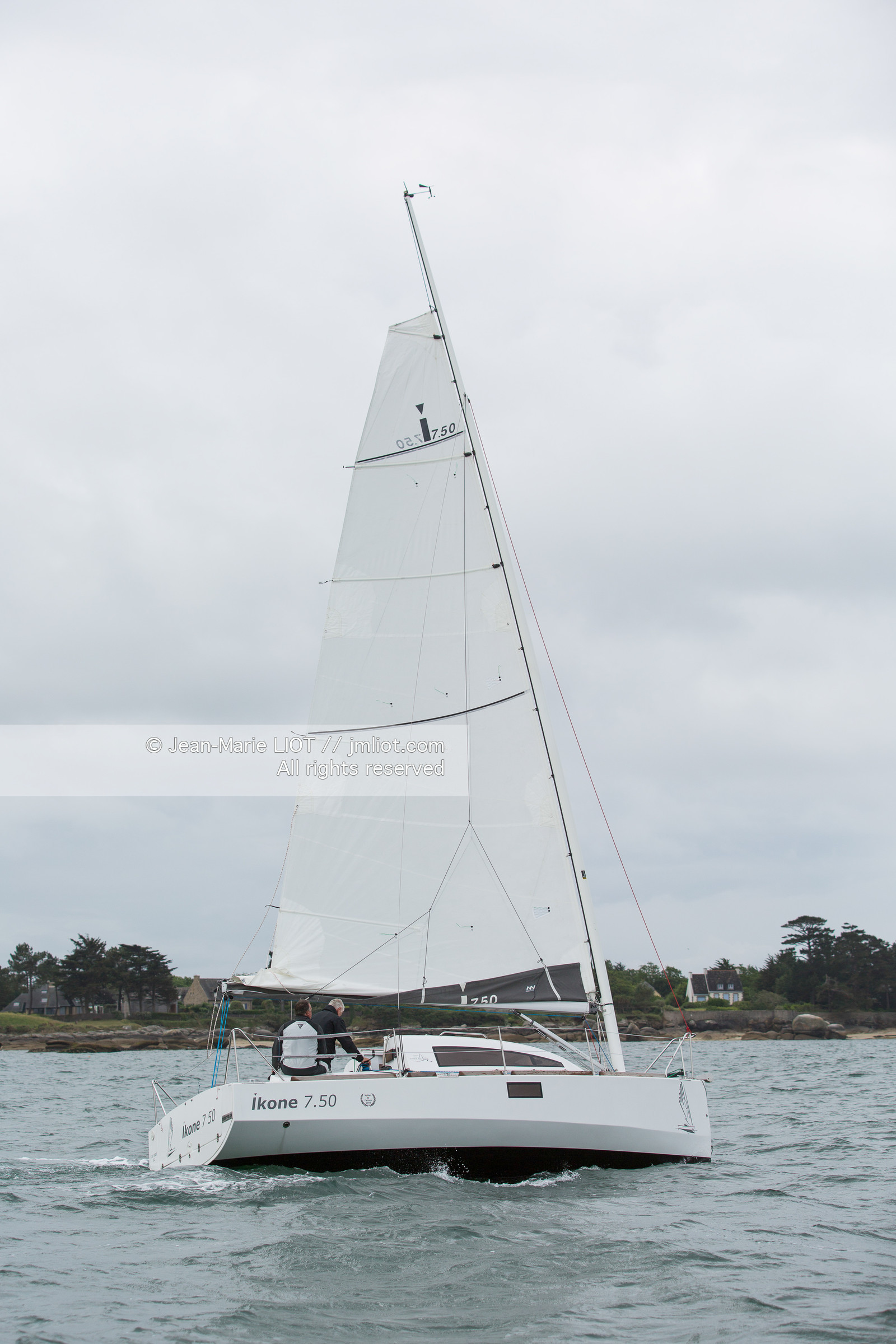 IKONE 750 - YACHT MAGAZINE ALLEMAGNE