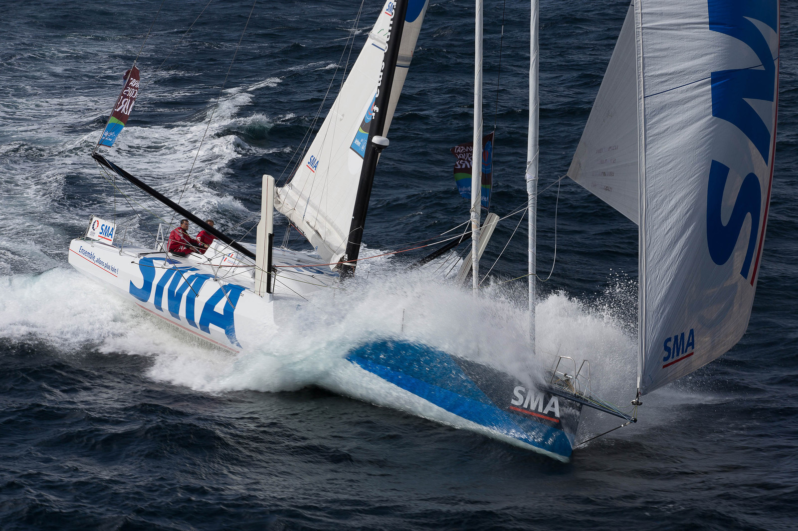 Paul Meilhat et Michel Desjoyeaux à l'entrainement sur IMOCA SMA avant le départ de la Transat Jacques vabre 2015 au départ du Havre et à destination de Itajaï au Brésil..Groix, 16 09 2015, Photo © Jean-Marie LIOT   DPPI.
