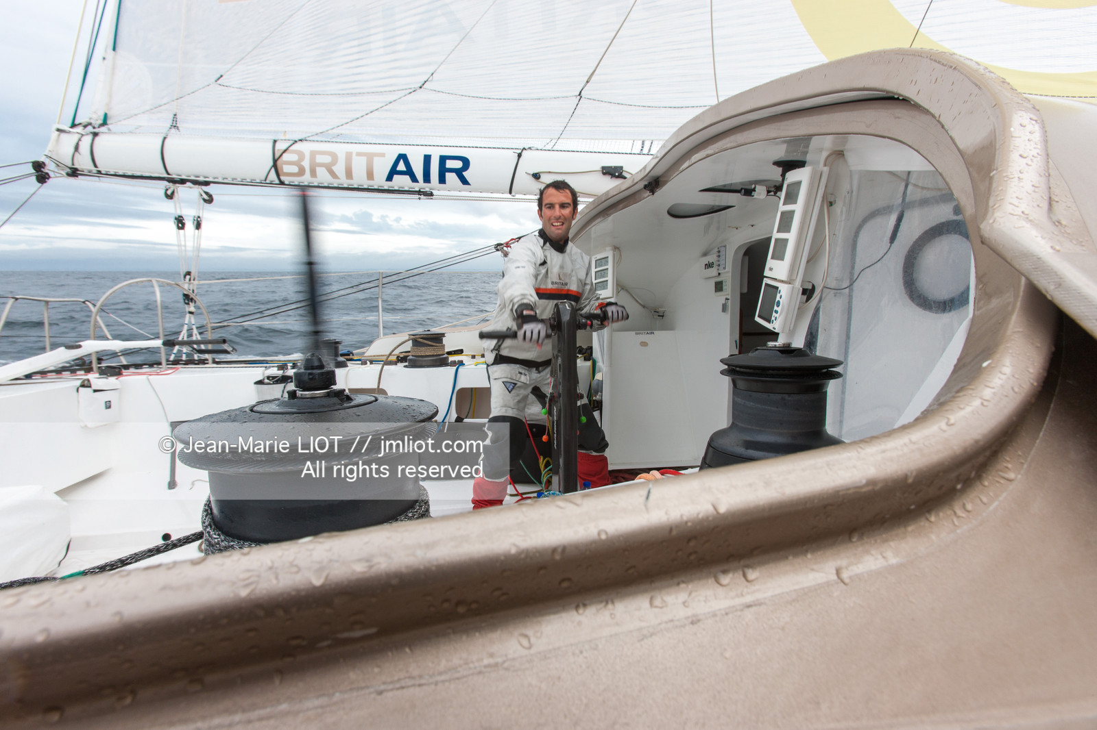 Armel le Cléac'h à l'entrainement sur Britair avant le départ de la route du Rhum 2010. Photo © Jean-Marie Liot.