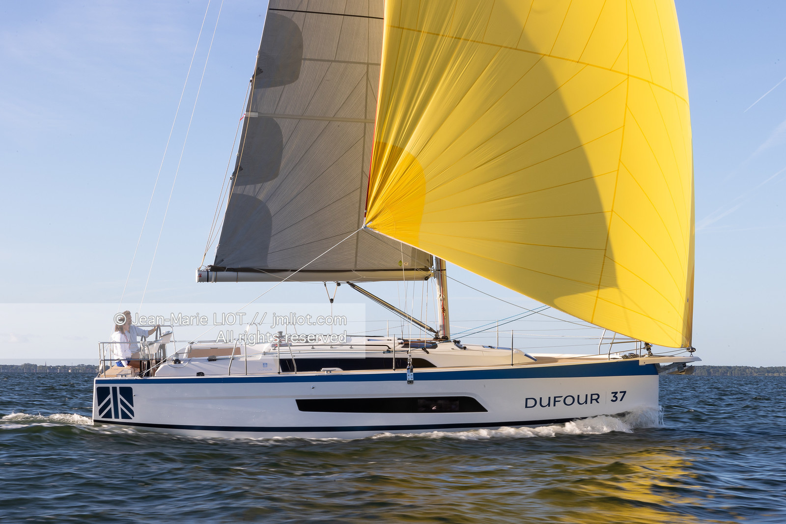 DUFOUR YACHTS 2022 - DUFOUR 37