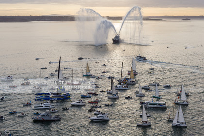 TRIMARAN MACIF - FRANCOIS GABART - RECORD DU TOUR DU MONDE EN SOLITAIRE SANS ESCALE
