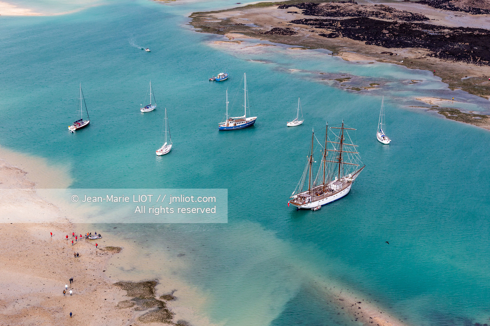 LES ILES CHAUSEY