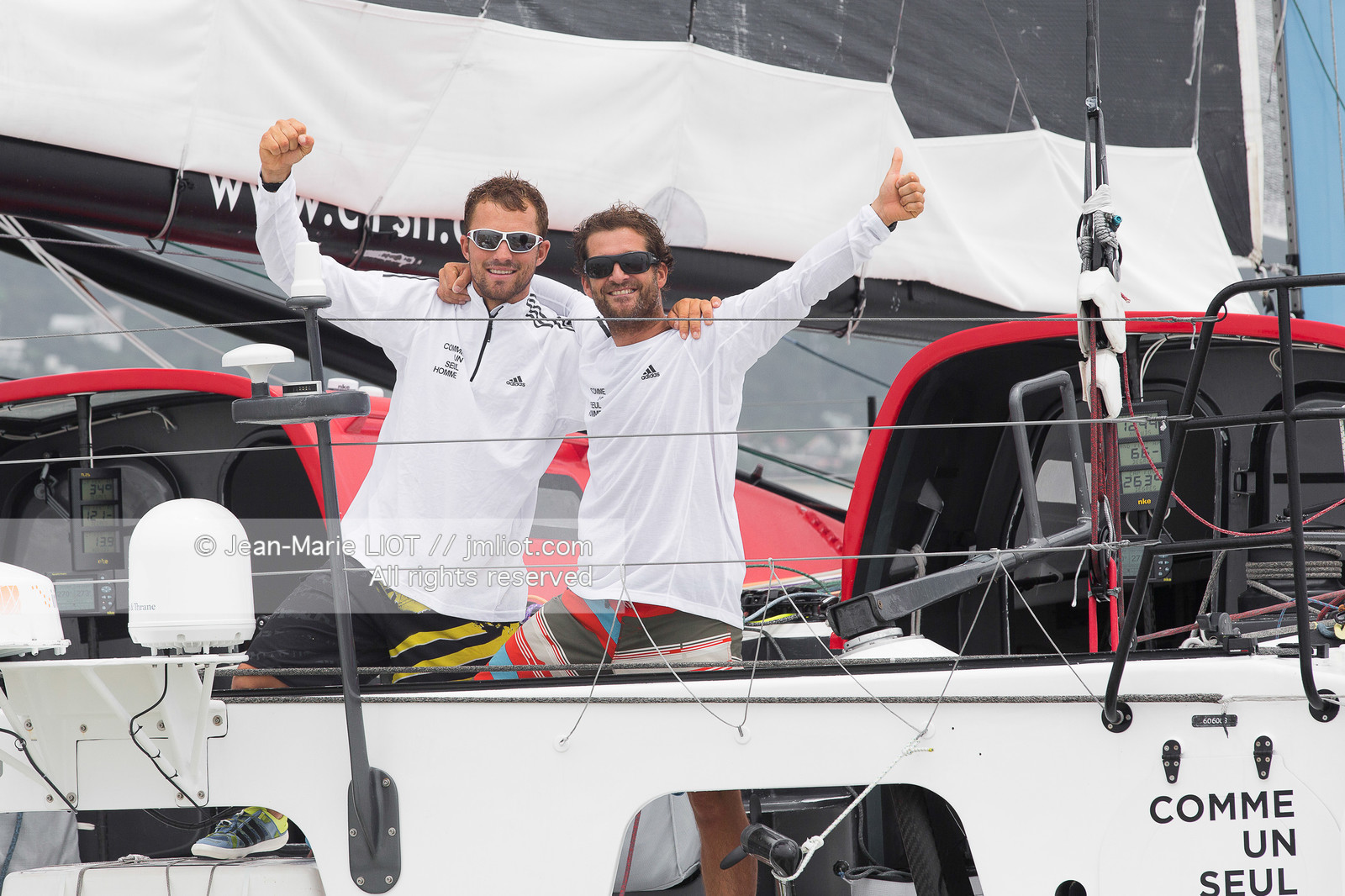 Itajaï (Brazil) le 13 November 2015, arrivée de Eric Bellion et Sam Goodchild à bord de l'imoca comme un seul homme. Photo © Jean-Marie Liot   DPPI..