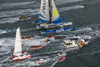 TRIMARAN MACIF - FRANCOIS GABART - RECORD DU TOUR DU MONDE EN SOLITAIRE SANS ESCALE