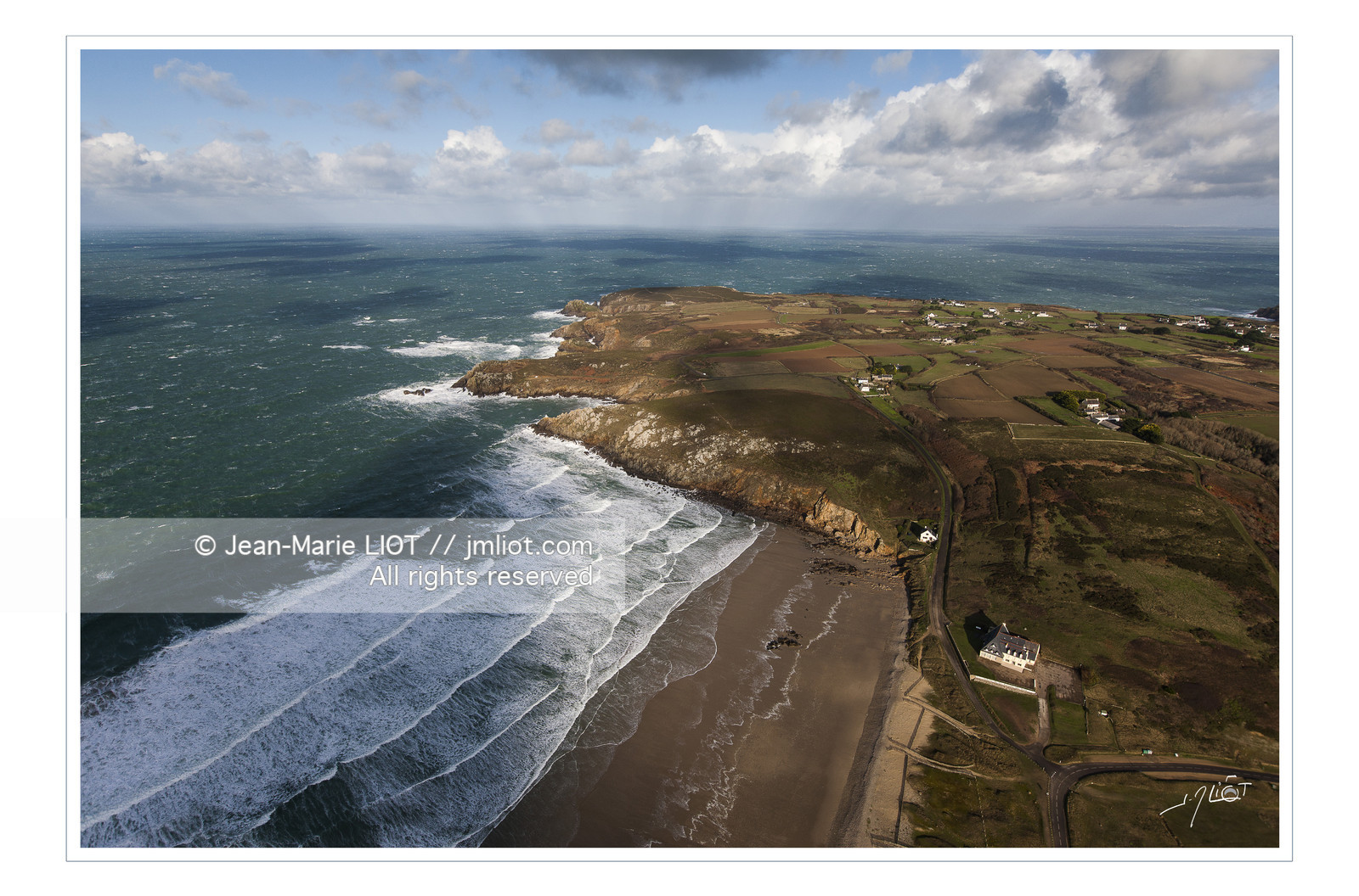 .Pointe du Van.Pointe du Van and baie des trépassés in the extreme west of Brittany ..© Jean -Marie Liot