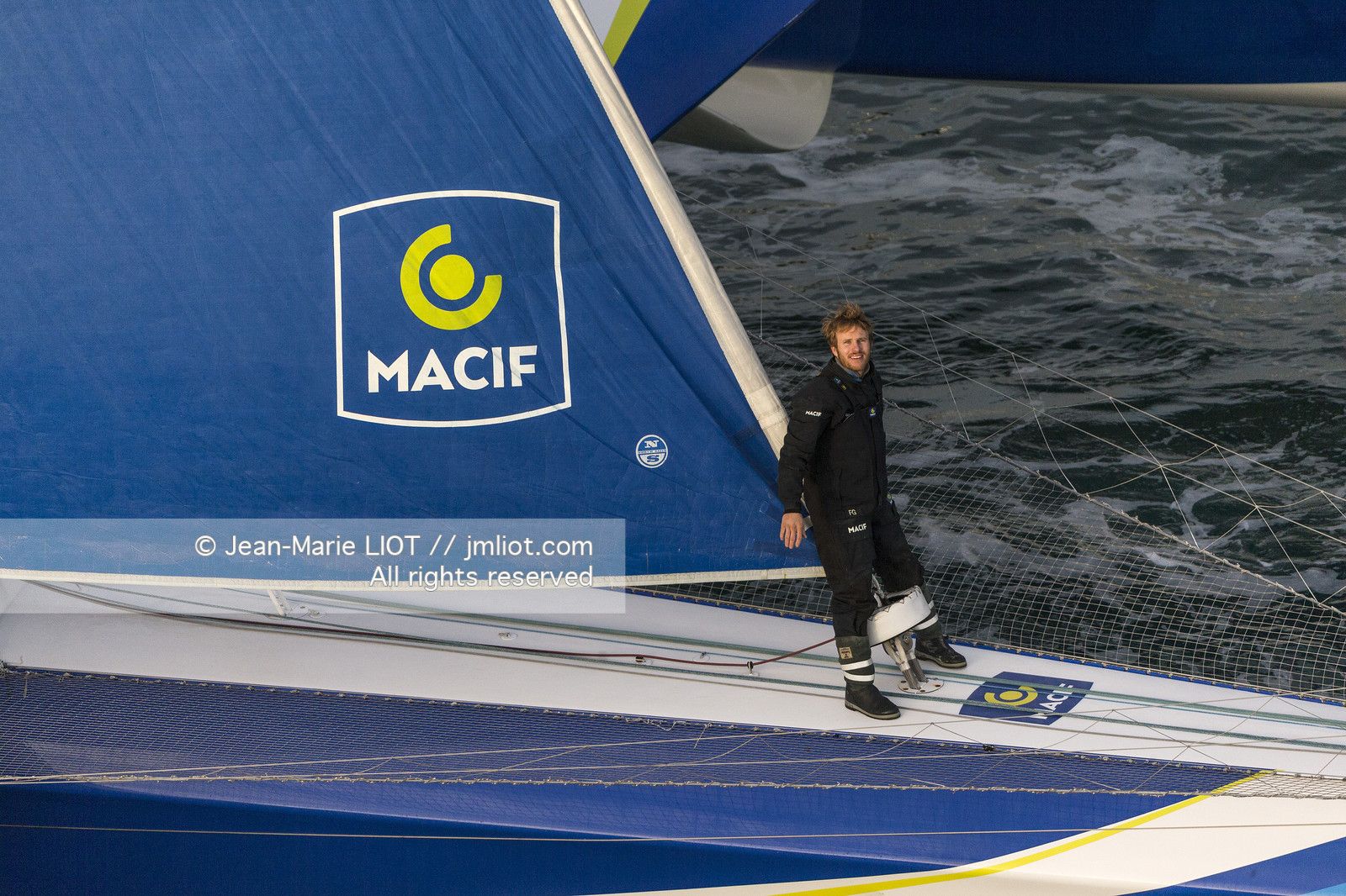 TRIMARAN MACIF - FRANCOIS GABART - RECORD DU TOUR DU MONDE EN SOLITAIRE SANS ESCALE