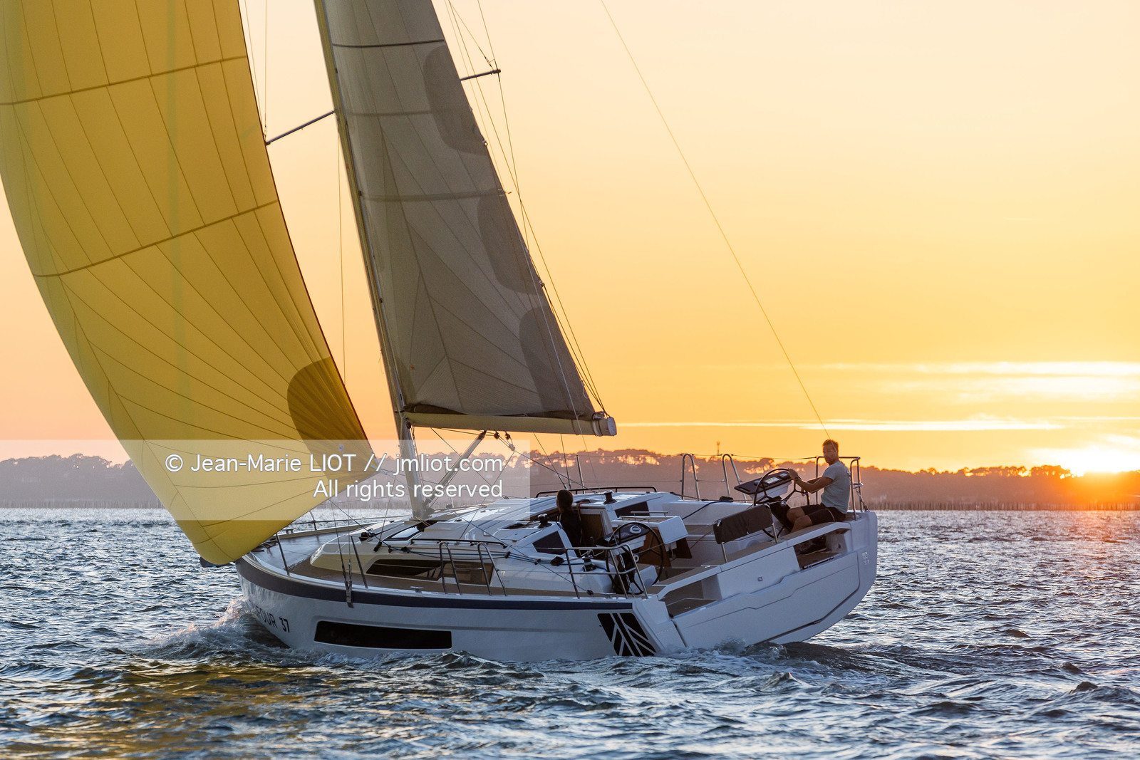 DUFOUR YACHTS 2022 - DUFOUR 37