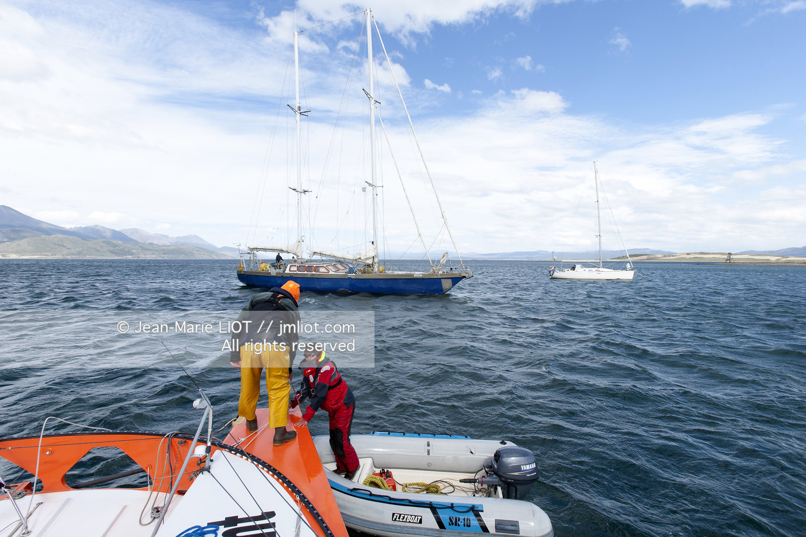 090107VG09_L7A5598
