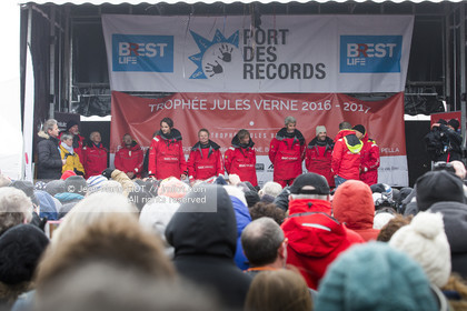 IDEC SPORT- ARRIVEE  RECORD TROPHEE JULES VERNE